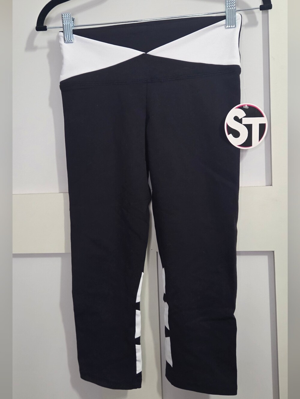 NWT Strut This - Black & White Capri Leggings